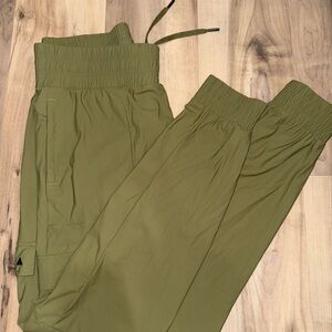 Vitality (Balance) Green High-Waisted with Tapered Legs